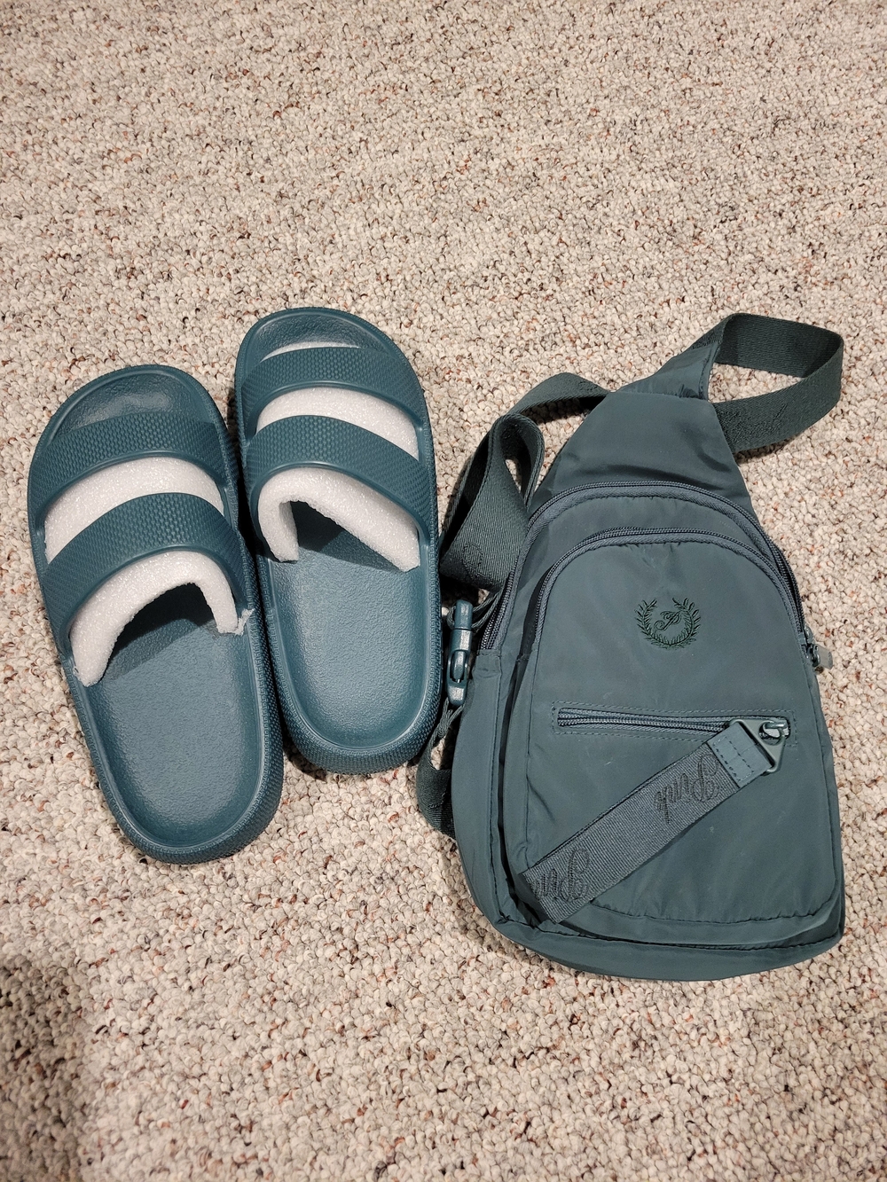 PINK/VICTORIAS SECRET Slide Sandals and Sling Bag Set